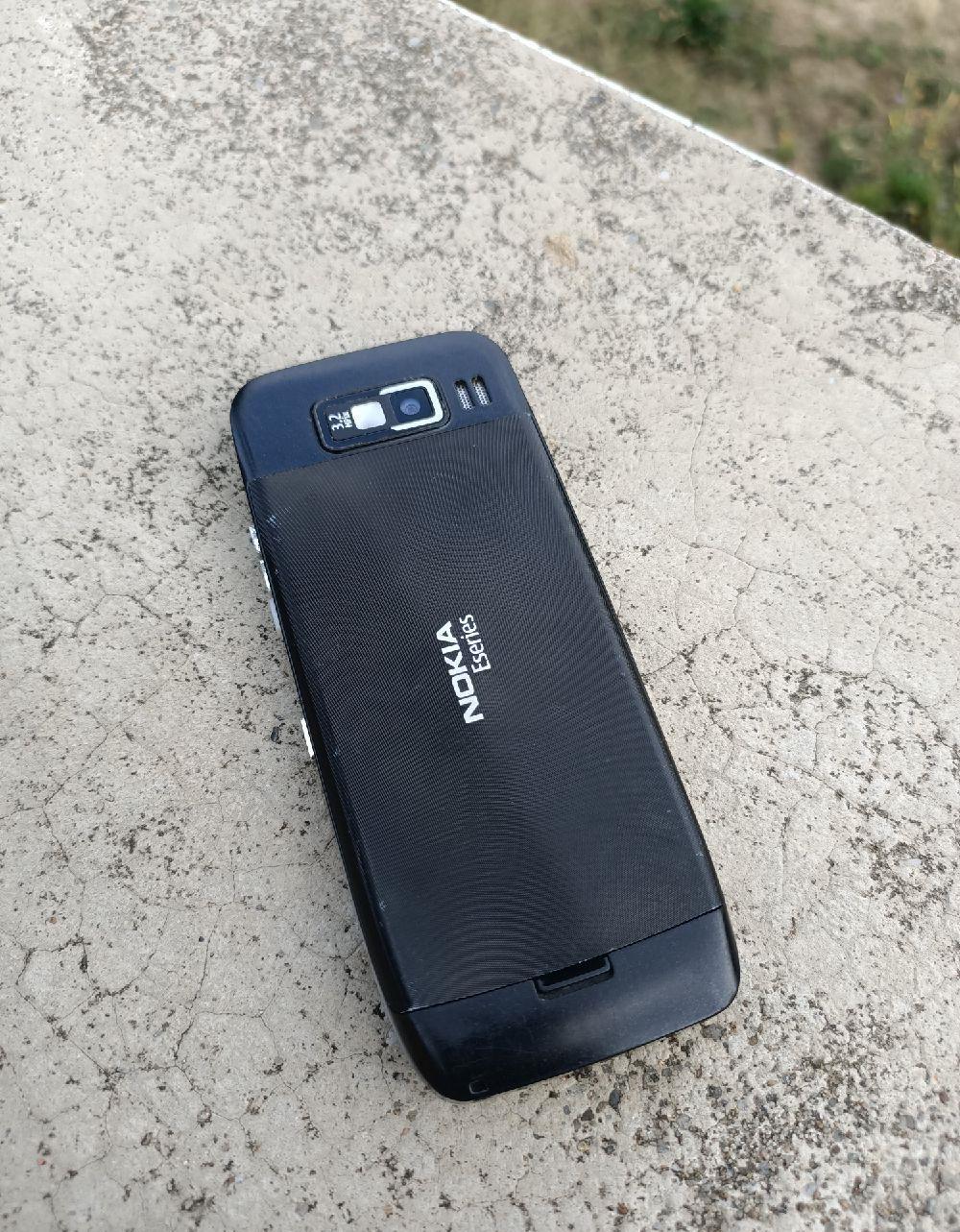 nokia e52