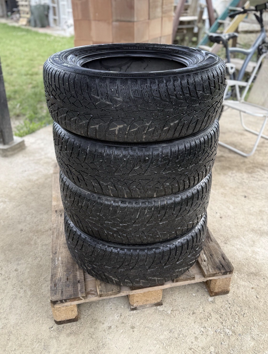 Nokian WR D4 (anvelope de iarnă Dimensiuni: 215/65 R16 Indice: 102H Extra Load (XL) Set 4 anveloape 500 lei