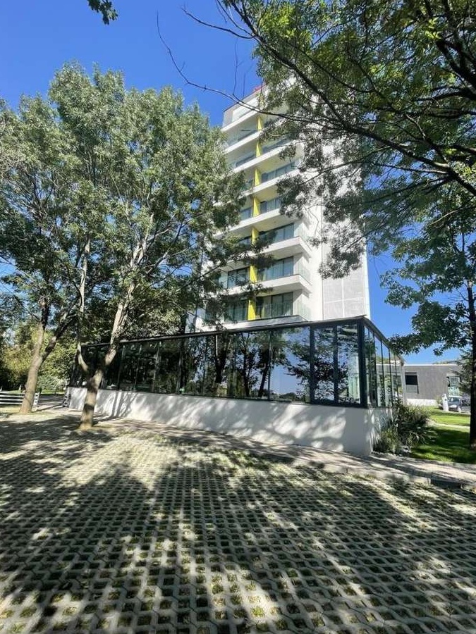 NOU ! Spatiu comercial la parterul noului Hotel Ramada !