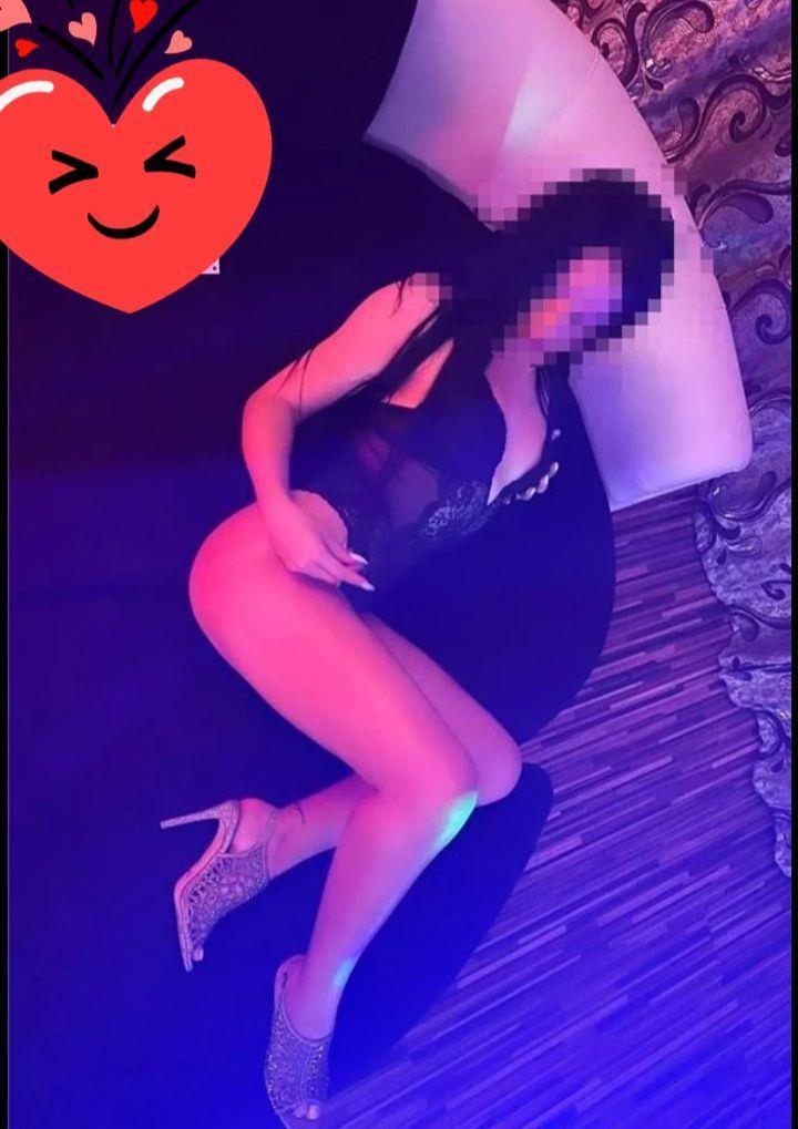 Noua in oras bruneta TOP!!! Singura in locatie fac si deplasări