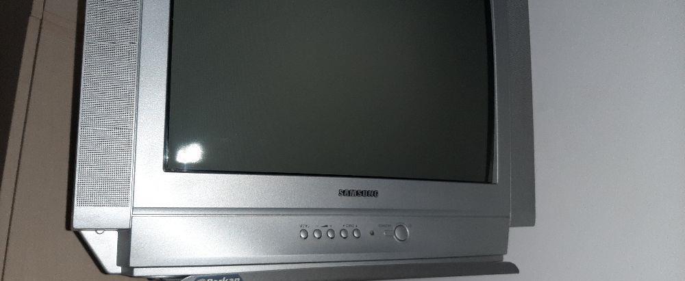 Nou,Televizor Samsung cu suport de perete.