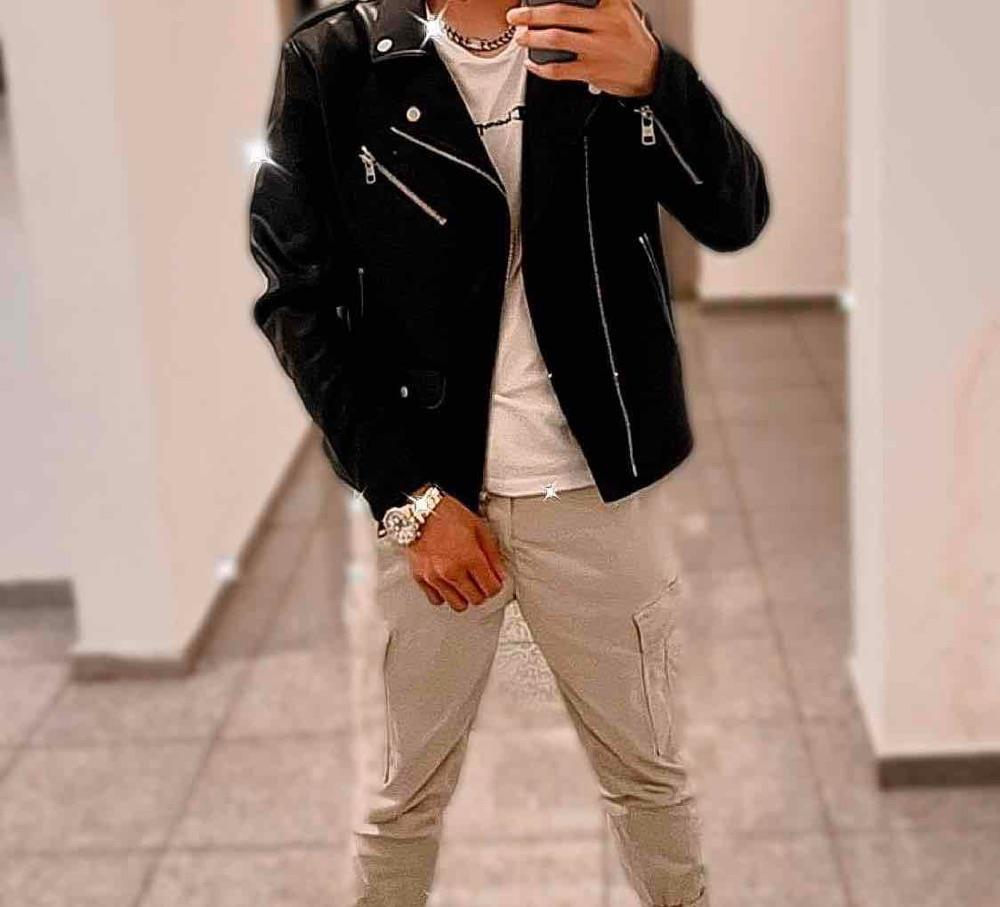 Now Top Tanar bisexual Activ/Pasiv 3 zile in Bucuresti