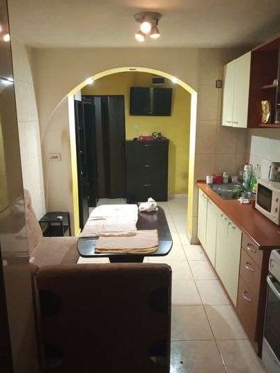 (ocazie) Apartament cu 3 camere! Decomandat! ... Apărătorii Patriei!