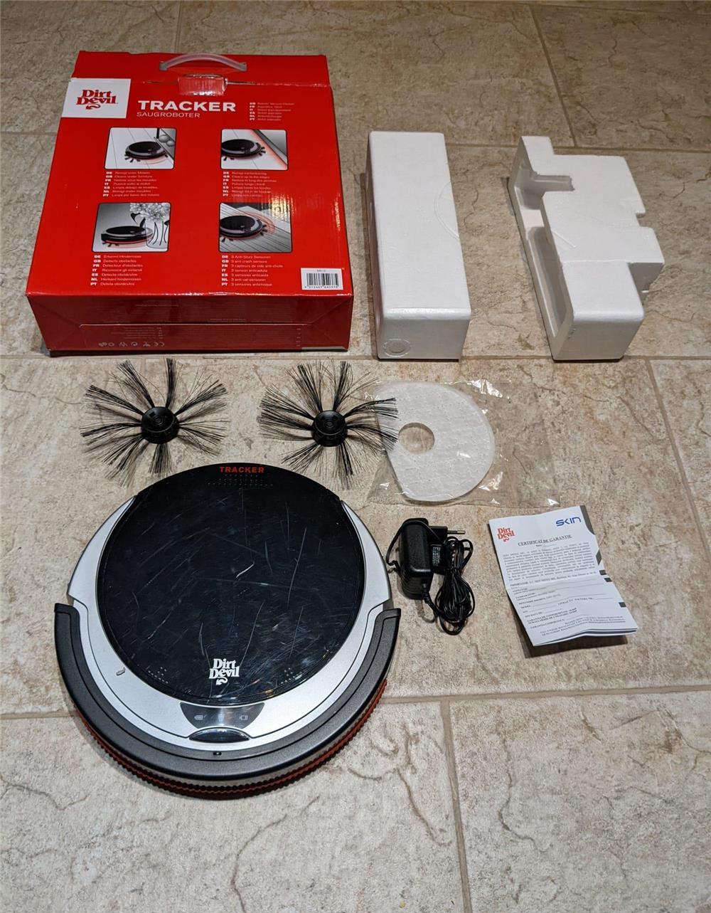 OCAZIE!!! Aspirator robot Dirt Devil Tracker M613 - putin folosit!!!