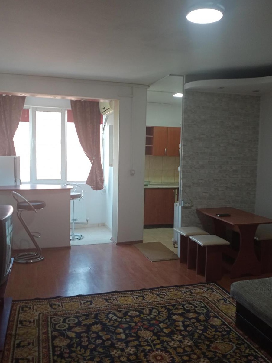 Ofer spre închiriere apartament 1 cameră