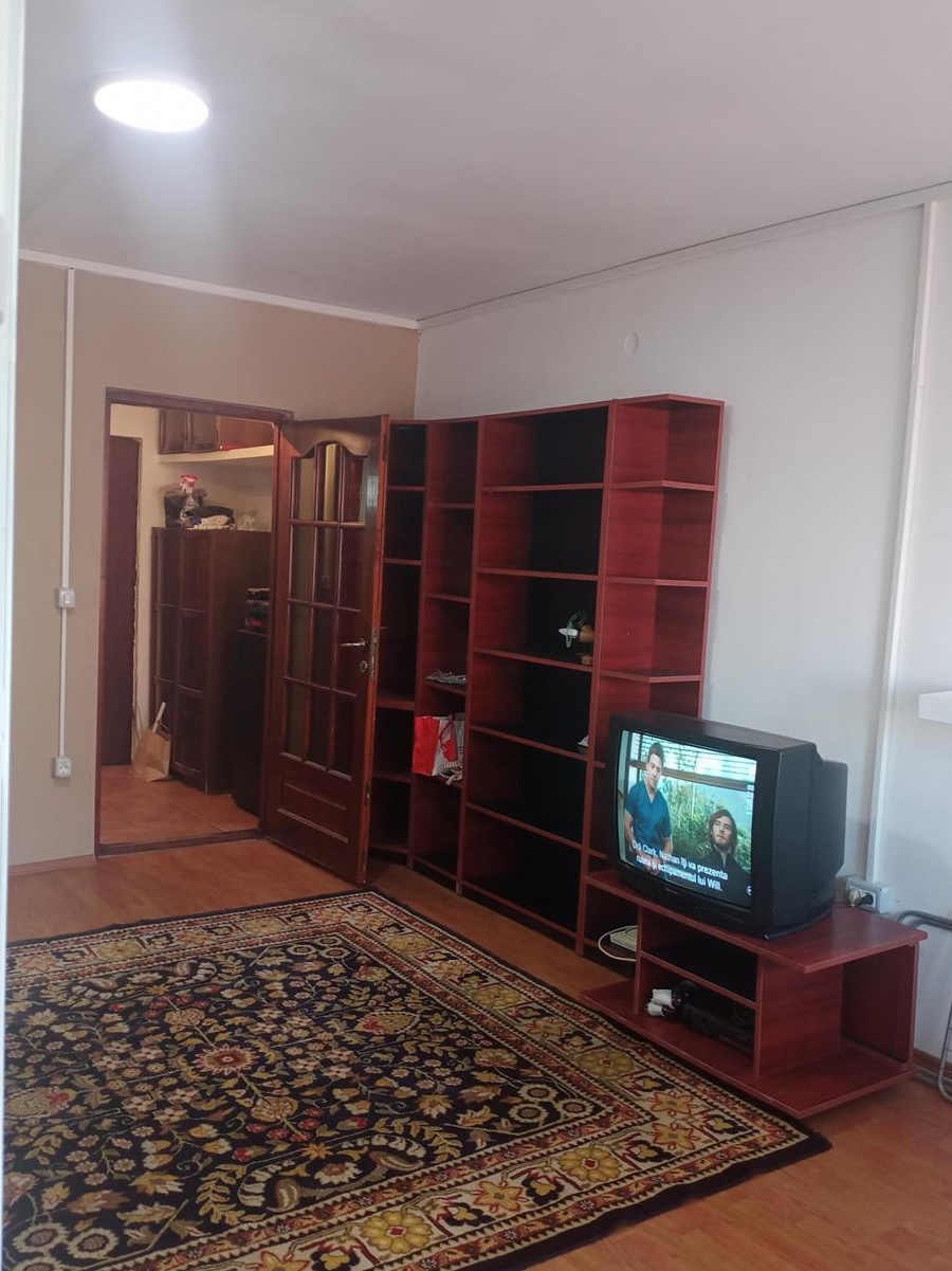 Ofer spre închiriere apartament 1 cameră