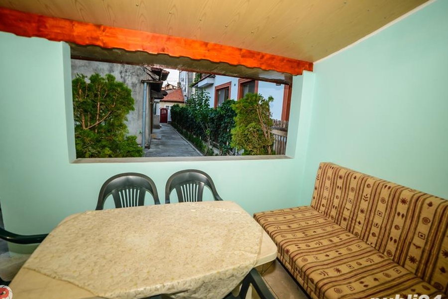 Ofer spre inchiriere casa 3 camere cu dependinte, zona centrala, Drobeta Turnu Severin