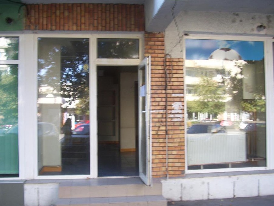 Ofer spre inchiriere spatiu comercial in Deva,b-dul Decebal,50 mp