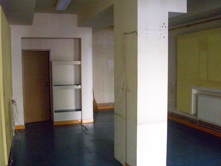 Ofer spre inchiriere spatiu comercial in Deva,b-dul Decebal,50 mp