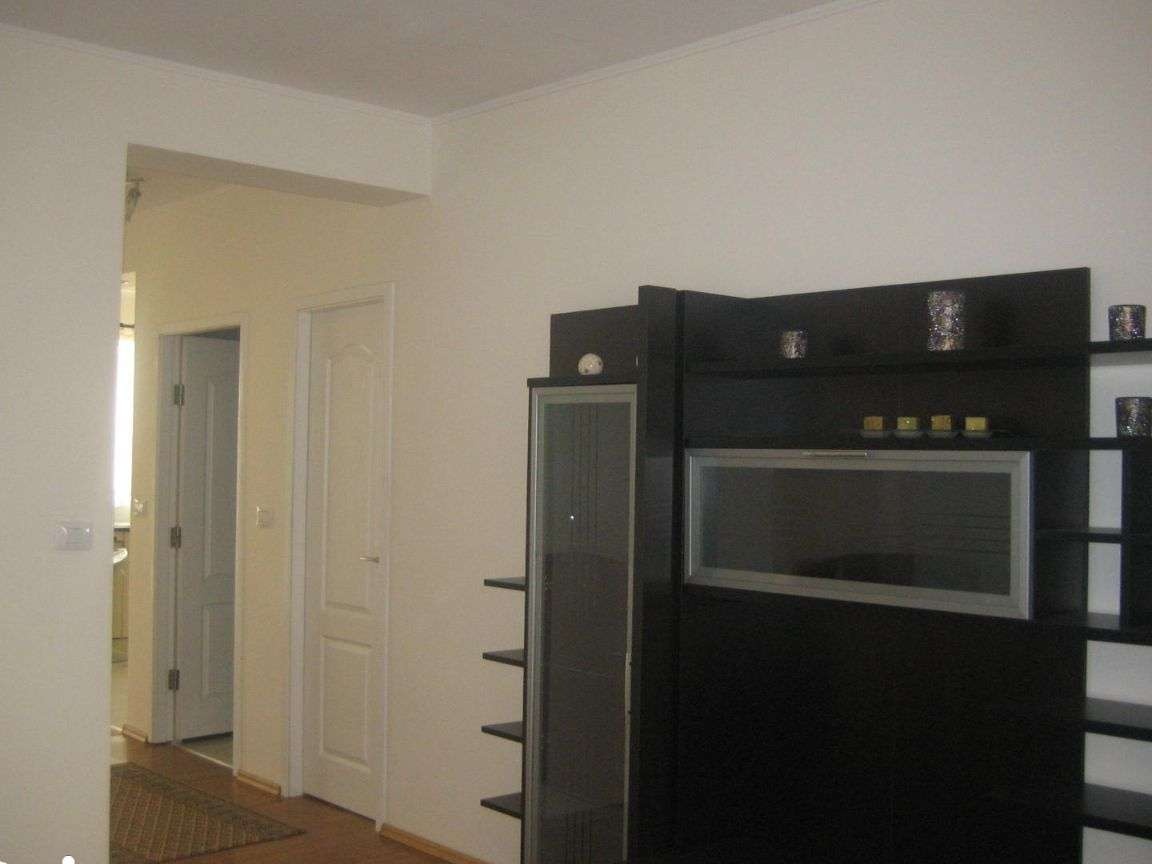Oferim spre inchiriere casa central cu garaj din 01.09