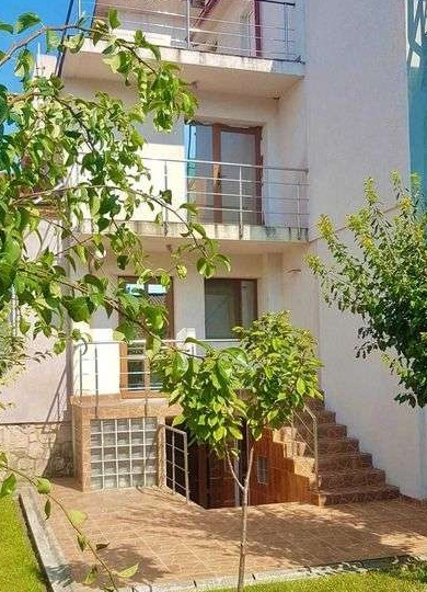 Oferta August Vila-Casa cu 3 Apartamente si Penthouse, Centru Navodari