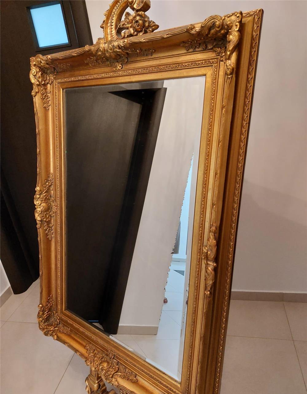 Oglinda cristal cu rama lemn pe sevalet