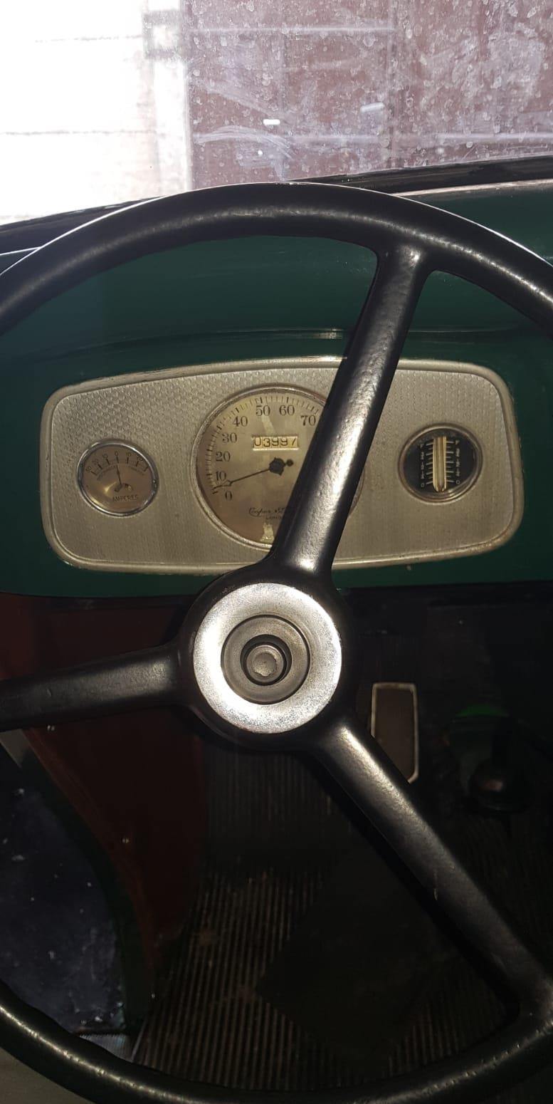 Oldtimer Ford junior model Y an fabricație 1932.
