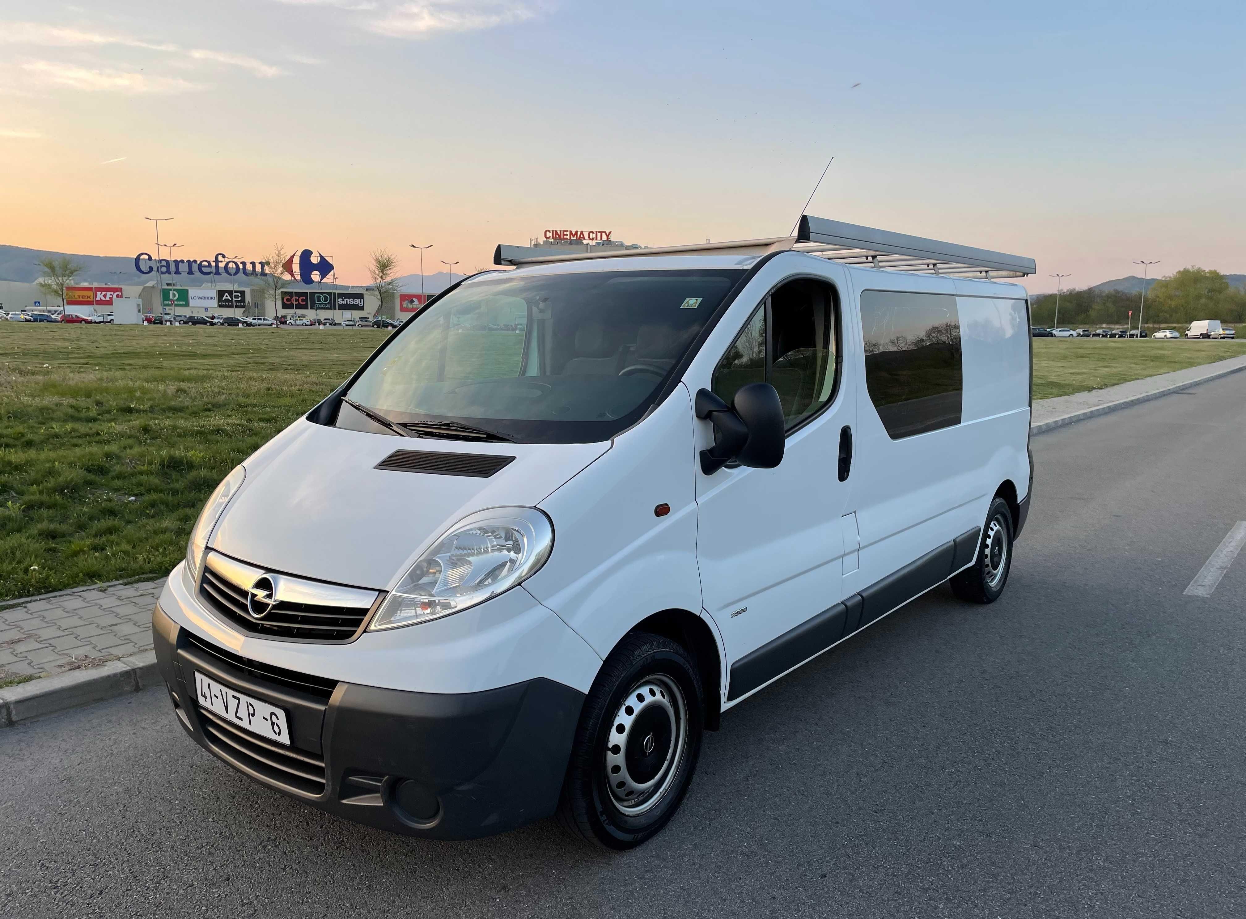 Opel Vivaro 6 Locuri si Marfa Modelul Lung 2.0 CDTI 114 CP