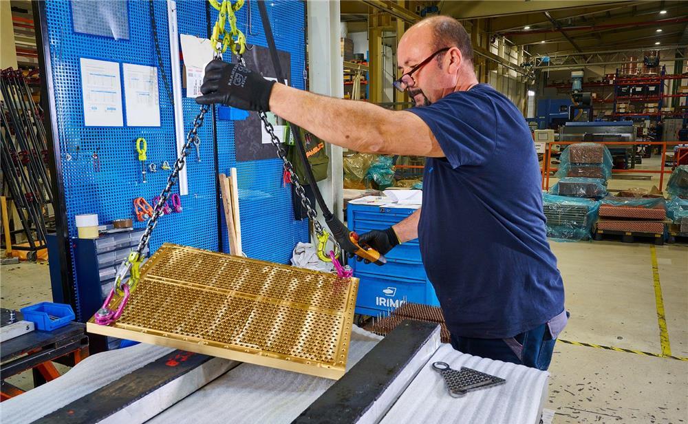 Operator montaj confectii metalice, contract permanent (Ghimbav, Brasov)