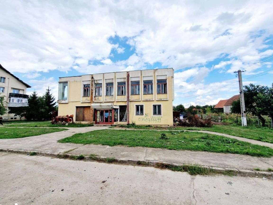 Oportunitate investitie, fosta cantina cu teren in Halchiu