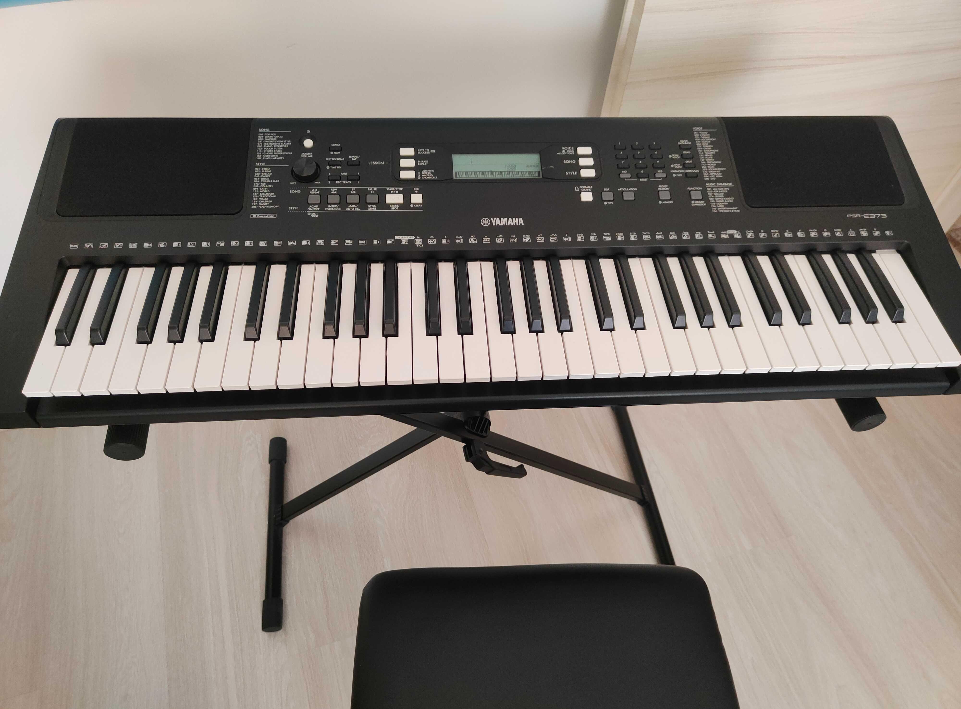 Orga YAMAHA PSR-E373 plus suport susținere și scaun