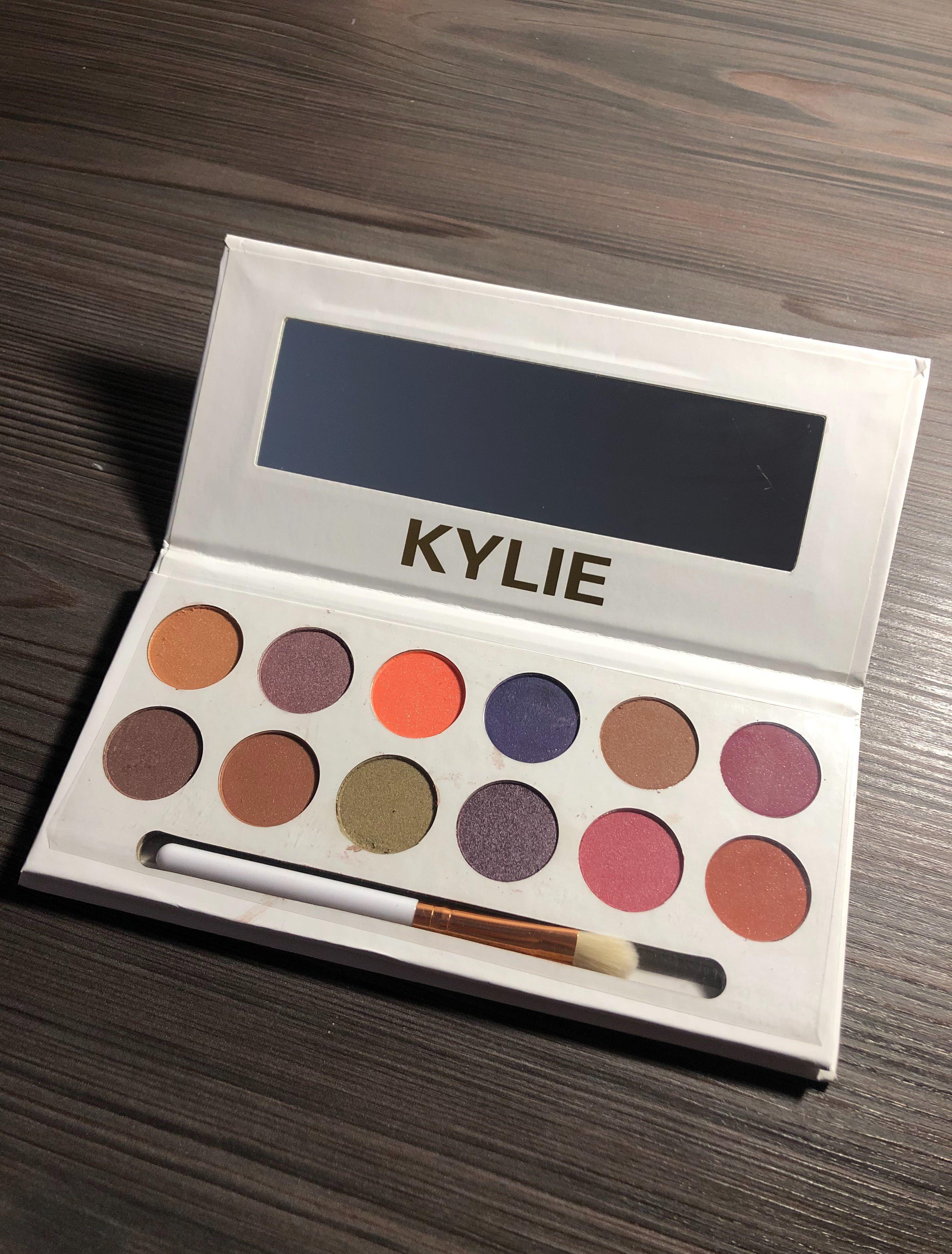 paleta machiaj kylie
