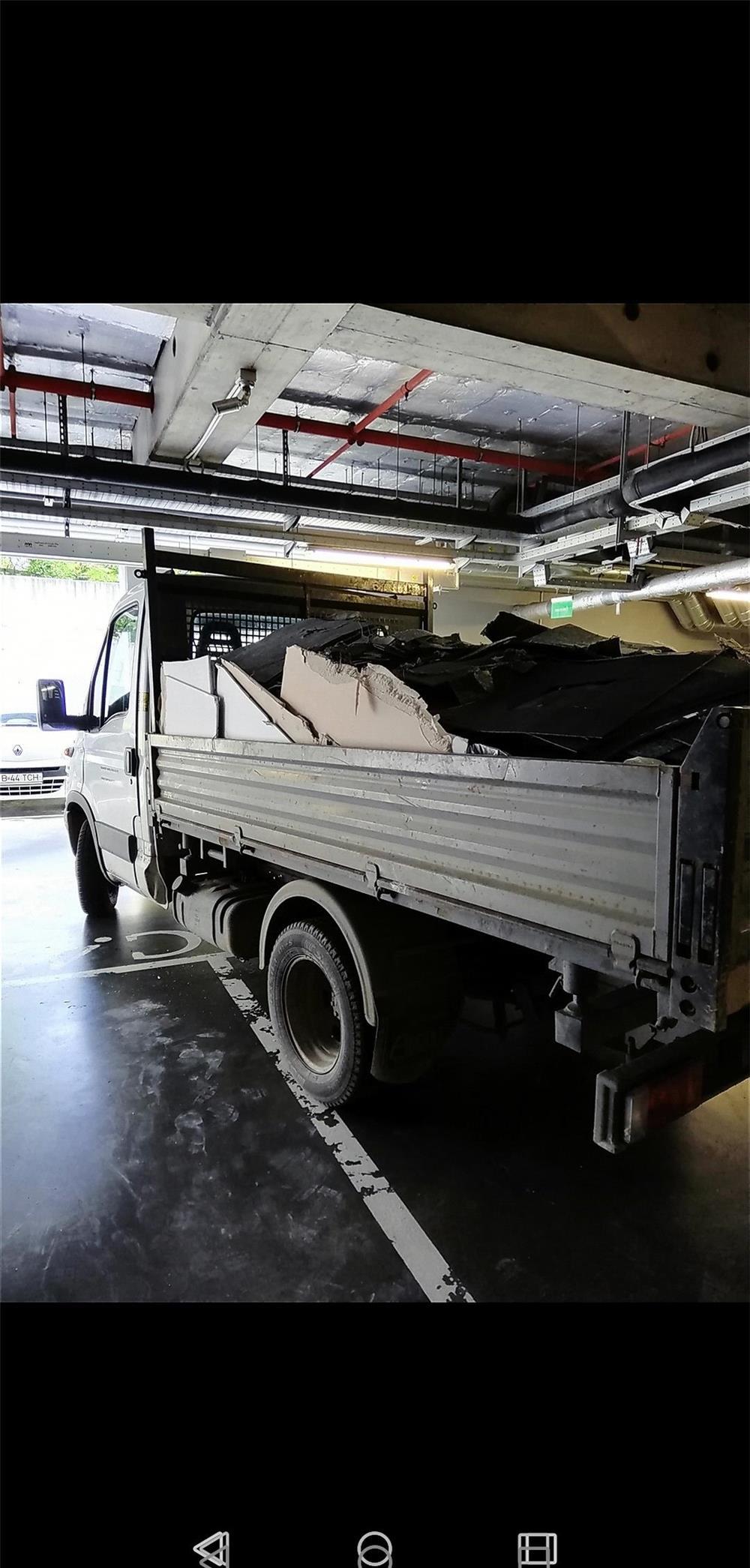 Pământ galben nisipos negru mranita moloz sort nisip piatra concasata transport marfa margaritar