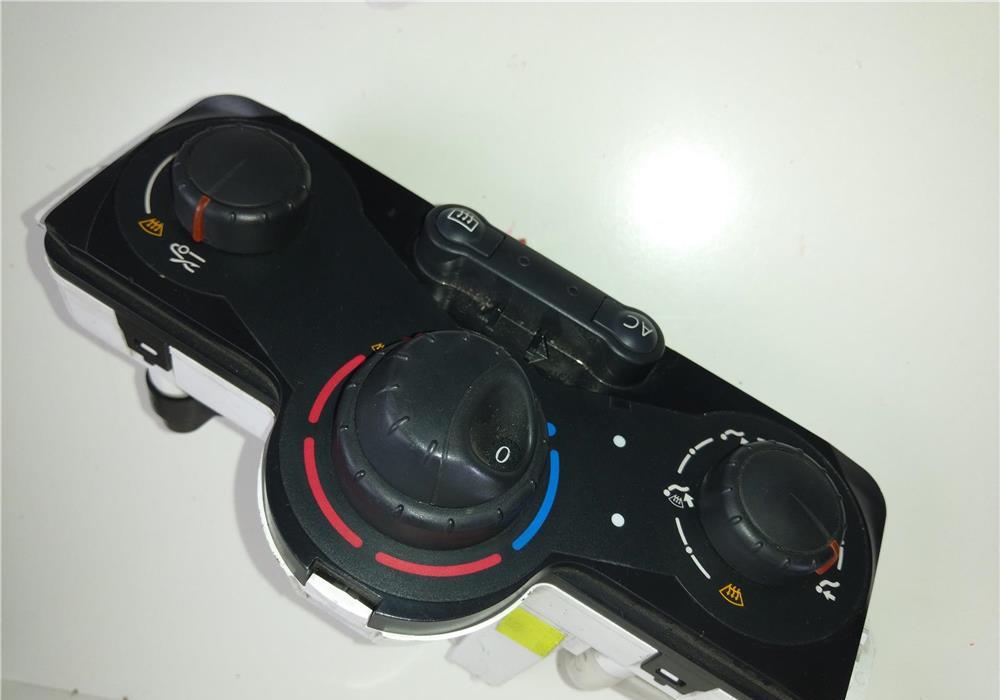 Panou comanda clima Renault Megane 2, Scenic 2, Clio 3
