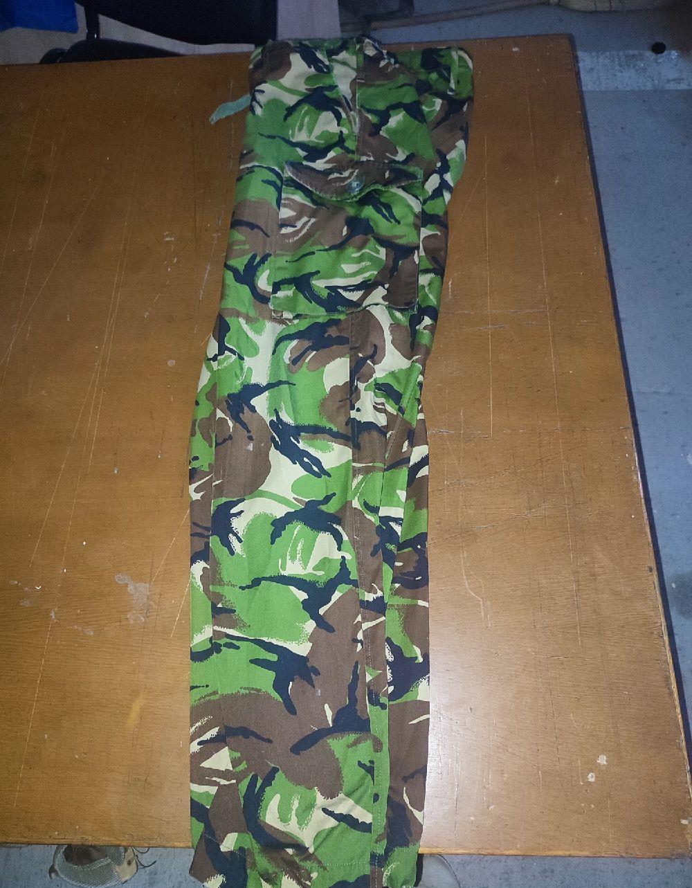 Pantaloni de camuflaj impermeabili