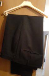 Pantaloni diferite modele la super oferta