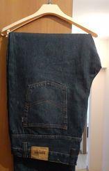 Pantaloni diferite modele la super oferta