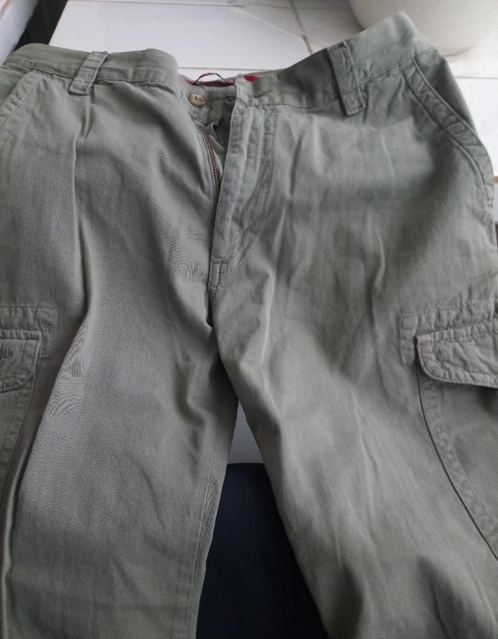 Pantaloni vara