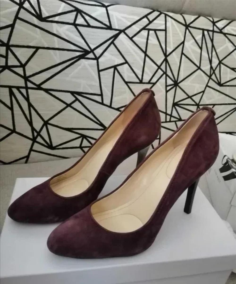 Pantofi Calvin Klein, piele întoarsă marimea 39,