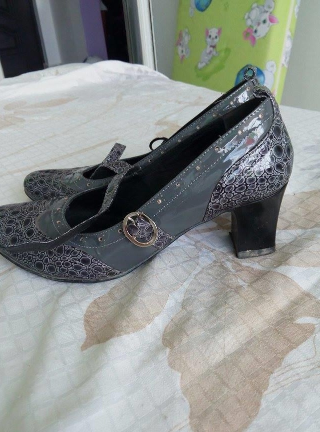 Pantofi de piele