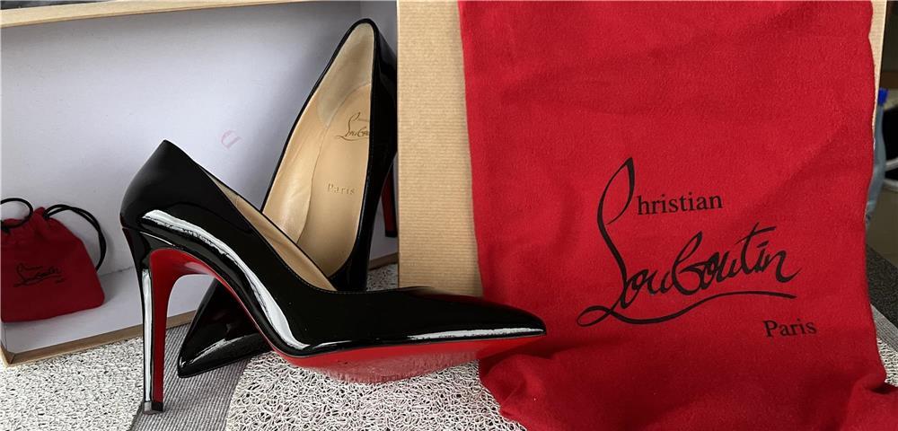 Pantofi Louboutin 39