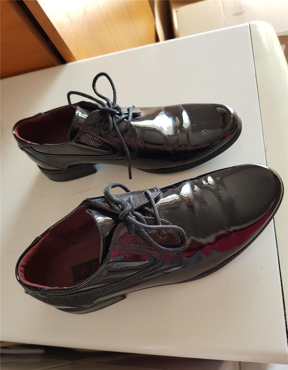 Pantofi noi