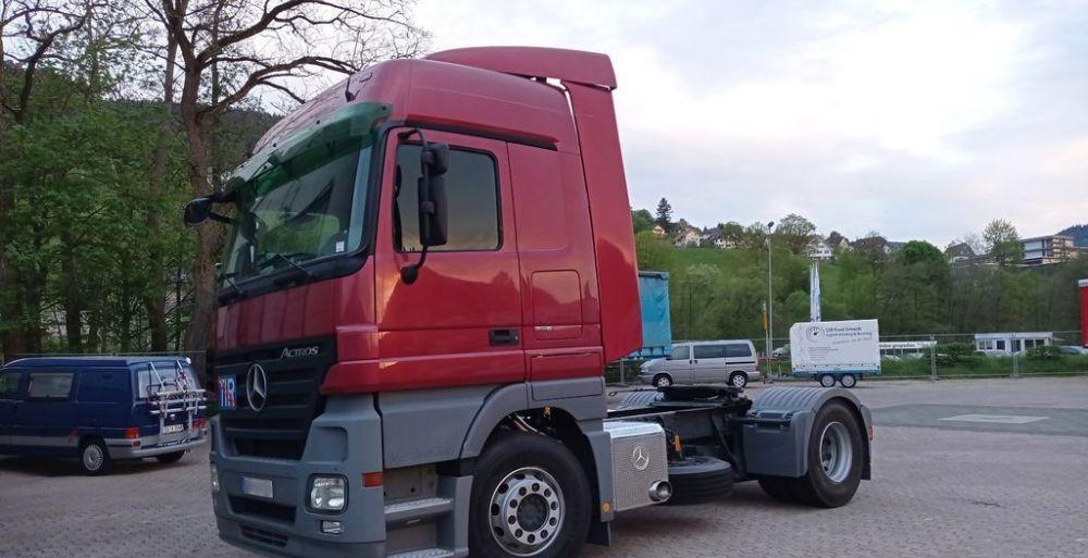 Paravant autotractor Mercedes-Benz