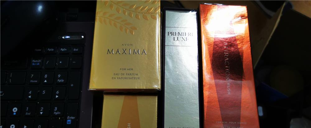 Parfumuri Viva la Vita, Mesmerize Red,Premier Luxe, Maxima,Atraction-Avon