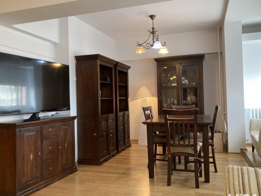 PARTICULAR ofer spre închiriere APARTAMENT 3 camere deosebit, vis-a-vis de CS