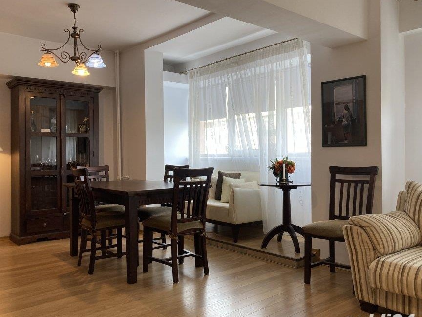 PARTICULAR ofer spre închiriere APARTAMENT 3 camere deosebit, vis-a-vis de CS