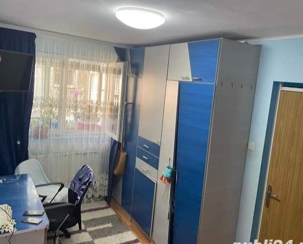 particular vând ap3 camere zona rahova