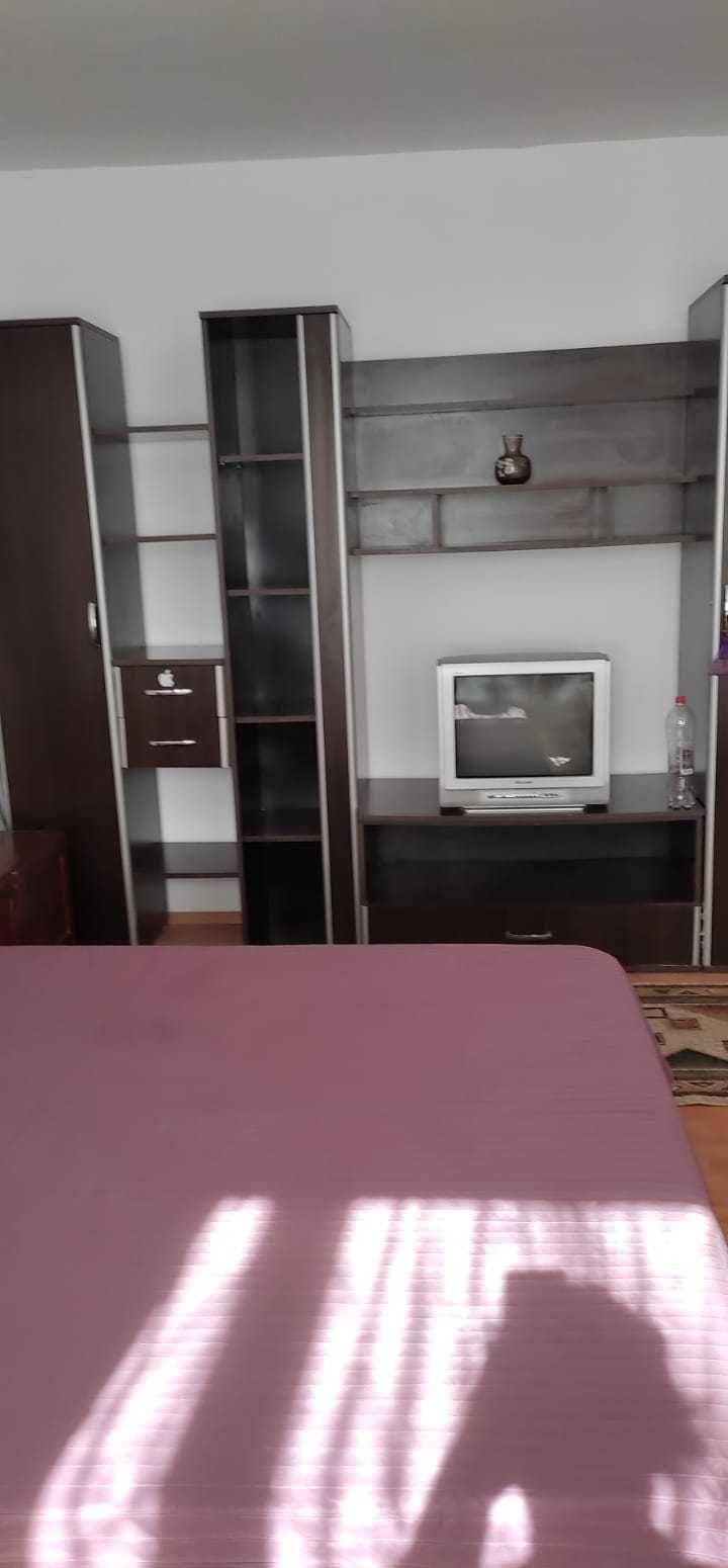 Particular vand garsoniera renovata p/4 Drumul Taberei Materna