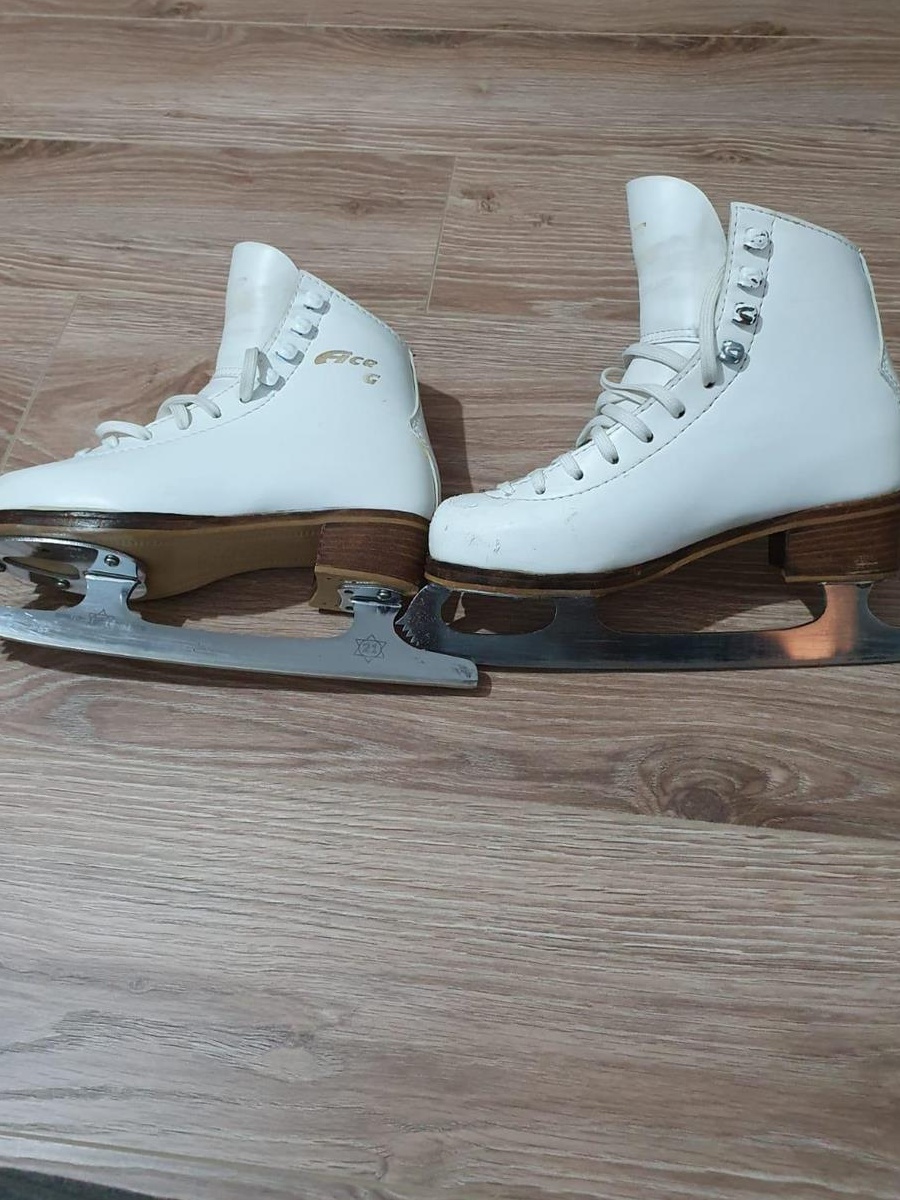Patine profesionale GRAF ACE + cadou