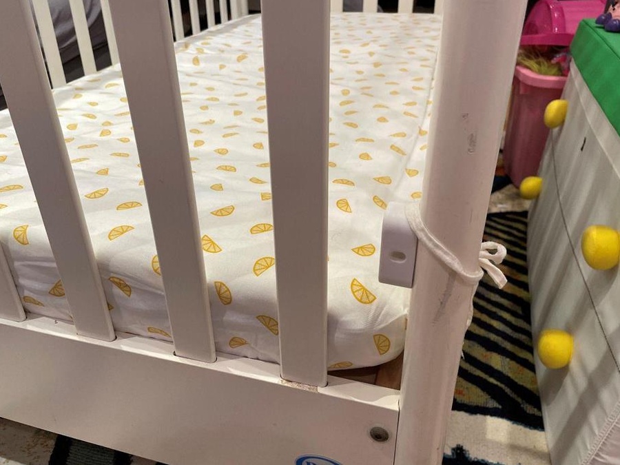 Patut Pali cu sertar, saltea, protectie saltea+ bonus cadou