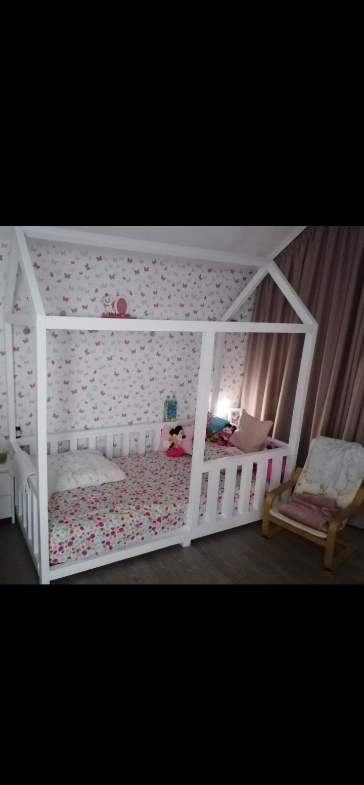 Pătuț tip casă