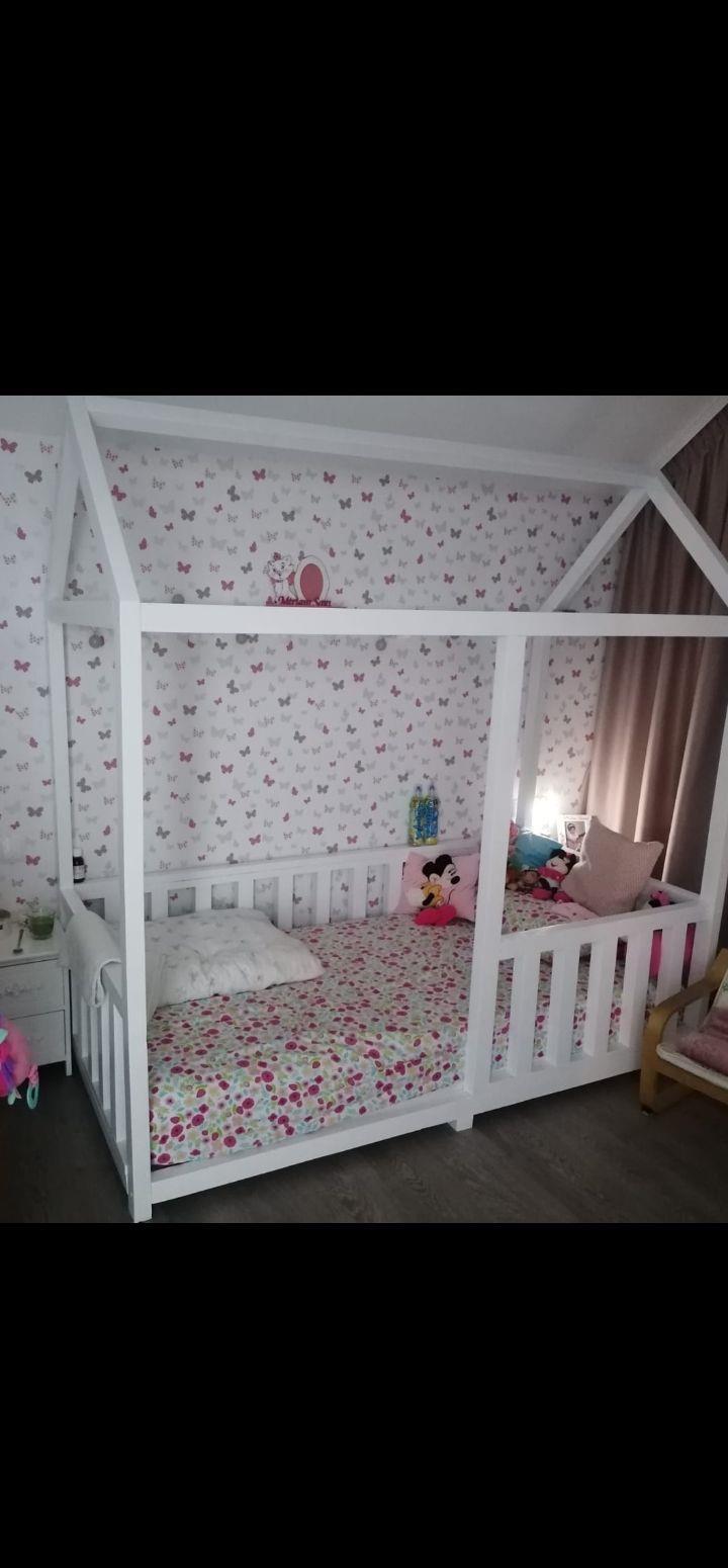 Pătuț tip casă