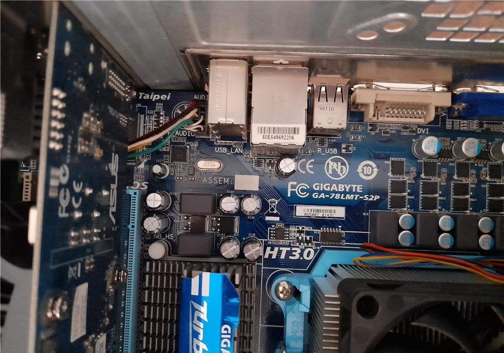 PC scoala online, office-AMD Phenom ll x4 B50, 3G ram, video GTX 210, 1 GB GDDR3
