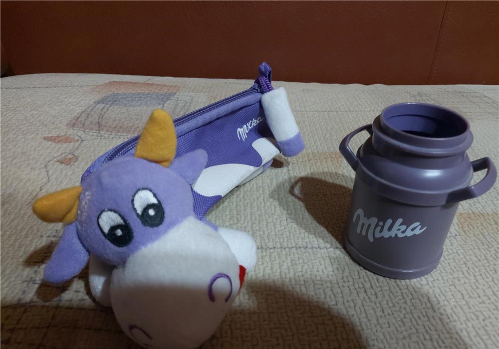 Penar vacuta Milka, , suport creioane Milka