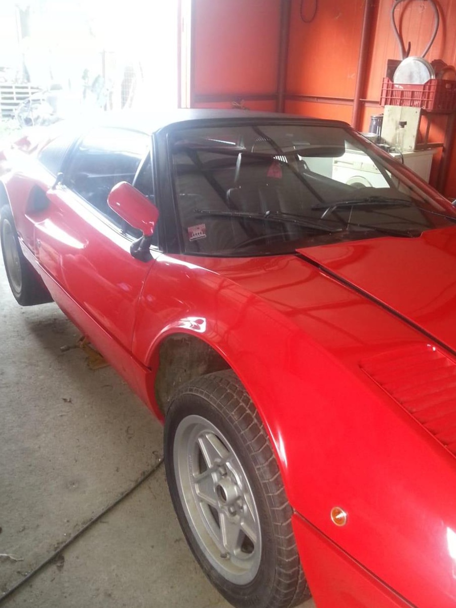 Pentru o proprietate offer un Ferrari deosebit