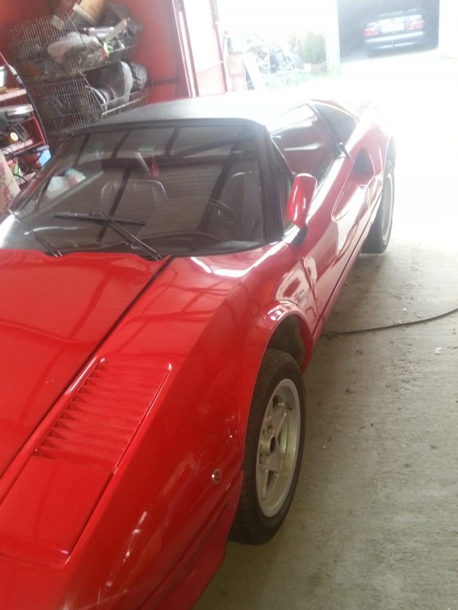 Pentru o proprietate offer un Ferrari deosebit
