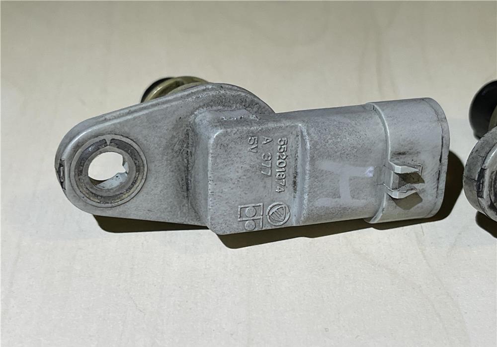 Pereche Senzori pozitie axa cu came Opel / Fiat etc Cod 55201874