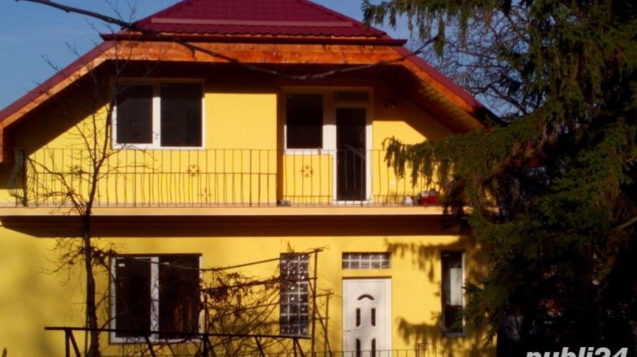 Persoan fizica dau in chirie mansarda casa pt birouri, central