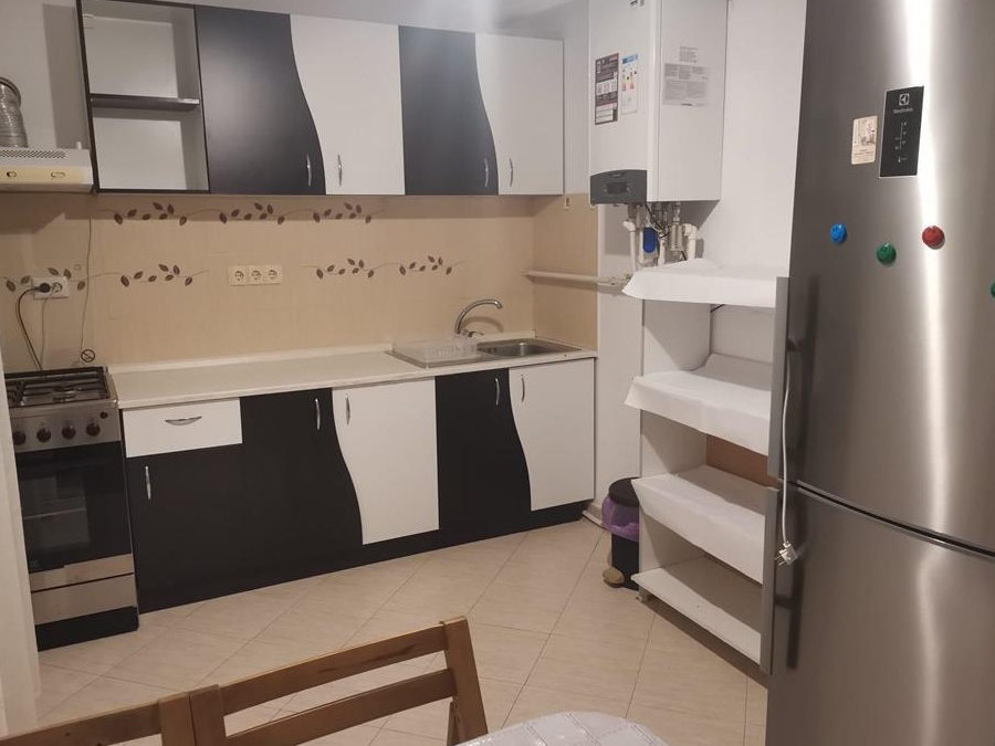 Persoana fizica inchiriez ap in vila duplex zona Popas Pacurari Iasi