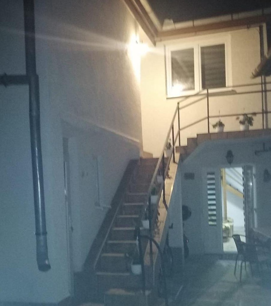 Persoana fizica închiriez casa 3 camere Piața Cluj